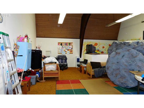 2837 W Harvard Ave, Roseburg, OR 97471